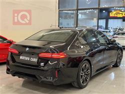 بی ئێم دەبڵیو سیریەس 5